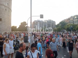 Θεσσαλονίκη: Πορεία κατά του εμβολίου στο κέντρο της πόλης – 12.000 άτομα λένε όχι στα εμβόλια (pics &amp; vids)