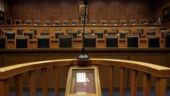Θεσσαλονίκη: Ελεύθεροι υπό όρους υπάλληλοι της Αποκεντρωμένης για “γρηγορόσημα” αδειών διαμονής σε μετανάστες