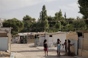 Προς αναστολή η μετεγκατάσταση των Ρομά Χαλανδρίου