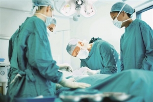 Ανεργία, υποαπασχόληση, μετανάστευση «μαστίζουν» τους νέους γιατρούς