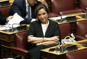 Μπακογιάννη: Επιλεκτικός αποχαρακτηρισμός εγγράφων από Κοτζιά