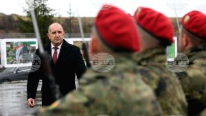 Ημέρα του στρατού ξηράς: Ο πρόεδρος Ράντεφ αποτίει φόρο τιμής στους πεσόντες του σερβοβουλγαρικού πολέμου