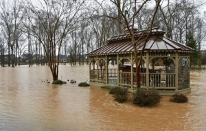 Ισχυρός ανεμοστρόβιλος έπληξε την πόλη Μπέρμιγχαμ στην Αλαμπάμα