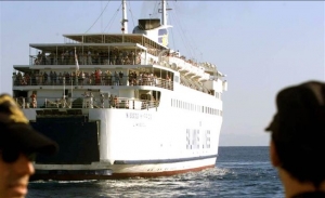 Νέα βλάβη για το «Νήσος Ρόδος» από τον Πειραιά