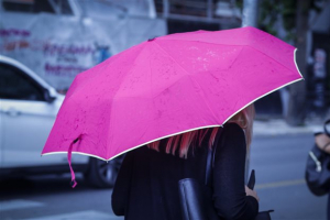Έπληξε την Αττική η καλοκαιρινή καταιγίδα