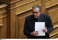 Μουζάλας: Μέχρι τα μέσα Ιουνίου η μετεγκατάσταση προσφύγων από τον Πειραιά