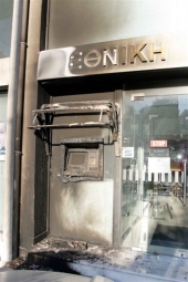 Μπαράζ εμπρηστικών επιθέσεων σε ATM κατά τη διάρκεια της νύχτας