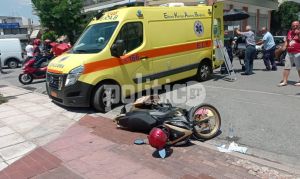 Θεσσαλονίκη: Μισή ώρα περίμεναν το ΕΚΑΒ για τροχαίο στην Γιαννιτσών (pics &amp; vid)