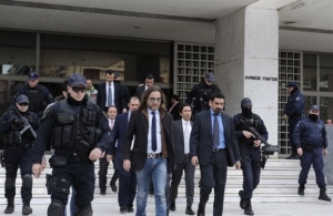 Ασυλο στον έναν από τους οκτώ Τούρκους στρατιωτικούς