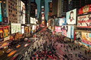 Εγκαινιάστηκε η «μεταμορφωμένη» Times Square στη Νέα Υόρκη