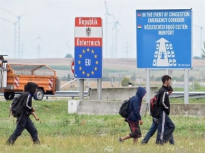 Πάνω από 4.000 πρόσφυγες έφτασαν στην Αυστρία από την Ουγγαρία