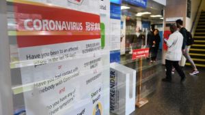 Αποκάλυψη BBC: Ελλείψεις σε ιατρικά προστατευτικά υλικά - Αμέλεια της κυβέρνσης Τζόνσον
