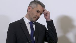 Αυστριακός ΥΠΕΣ: Ιστορικής διάστασης η αποστολή ειδικής ομάδας αστυνομικών στα ελληνοτουρκικά σύνορα