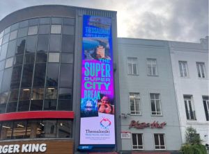 Η Θεσσαλονίκη “φιγουράρει” στην πλατεία Leicester Square του Λονδίνου ως θαυμάσιος προορισμός city break