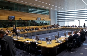 Θρίλερ διαρκείας στις Βρυξέλλες με άγνωστο φινάλε