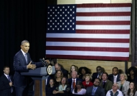 Εσπασε το φράγμα του 50% της δημοτικότητας ο Μπαράκ Ομπάμα