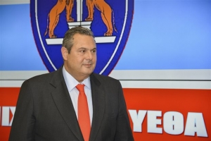 Παγώνει τη διαδικασία των F16 ο Καμμένος