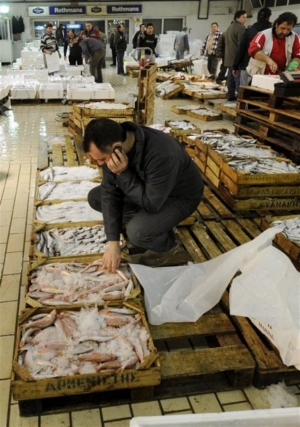 Στο μικροσκόπιο των ελεγκτών ο Σαρωνικός και η ιχθυόσκαλα Κερατσινίου