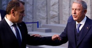 Ακάρ: Θυμωμένος που δεν έμεινε στο υπουργείο Άμυνας – Το μήνυμα στον Ερντογάν