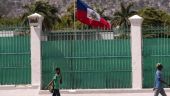 Εσπευσμένη απομάκρυνση του μεταβατικού πρωθυπουργού της Αϊτής από νοσοκομείο εξαιτίας επιθέσεων συμμορίας