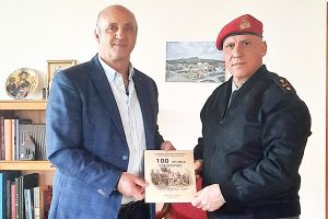 Στον Αντιπεριφερειάρχη Α. Βεργίδη ο νέος Διοικητής της 71ης Αερομεταφερόμενης Ταξιαρχίας "Πόντος" Α. Κυριακίδης