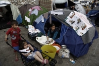 Από τον Πειραιά στο κέντρο φιλοξενίας Σκαραμαγκά 700 πρόσφυγες