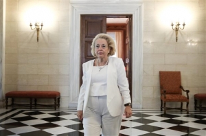 Η δικηγόρος, το συμφωνητικό και οι... αντίπαλοι