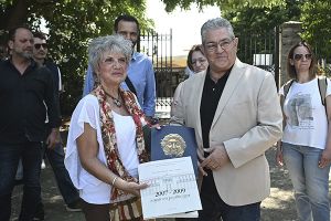 Η Γεωργία Στρατούλη ξενάγησε τον Δημήτρη Κουτσούμπα στο Μουσείο των Αιγών