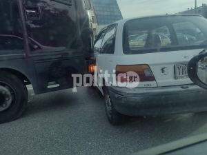 Θεσσαλονίκη: Κλούβα της ΕΛΑΣ συγκρούστηκε με ΙΧ