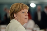 Μέρκελ: Δεν βλέπω λόγο άρσης των κυρώσεων κατά Ρωσίας