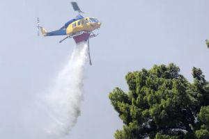 Έσβησε η πυρκαγιά σε χαμηλή βλάστηση στην ΠΑΘΕ στο ύψος του Άσπρου Κιλκίς. Στην κατάσβεση και ελικόπτερο