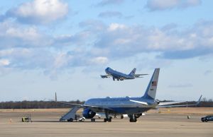 Συναγερμός στην αεροπορική βάση των ΗΠΑ όπου σταθμεύει το Air Force One