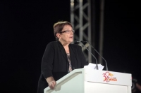 Η Αλέκα πήρε ξανά το όπλο της