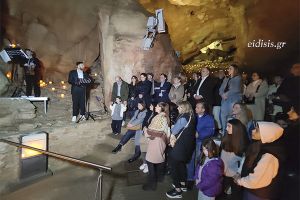 Κατανυκτική ατμόσφαιρα στο Σπήλαιο Κιλκίς με τα Θεία Πάθη από τον ηθοποιό Κώστα Καβακιώτη