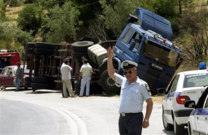 Δύο νεκροί από ανατροπή νταλίκας στο 38ο χλμ. της ΕΟ Αθηνών-Λαμίας