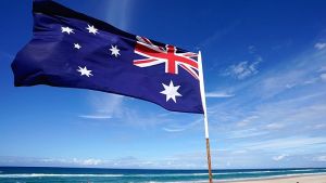 Αυστραλία: Αποβολή της ακροδεξιάς γερουσιαστή Χάνσον από τη Γερουσία λόγω της ασεβούς εμφάνισής της με μπούρκα