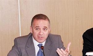 Εφοδος από την εισαγγελία Διαφθοράς στο γραφείο και το σπίτι του Θ. Λιακουνάκου