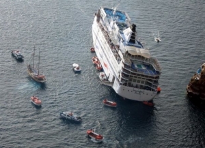Σαντορίνη: Στο προσκήνιο η ανέλκυση του «Sea Diamond»