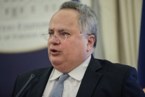 Ο Ν. Κοτζιάς συναντάται στα Σκόπια με την πολιτική ηγεσία της πΓΔΜ