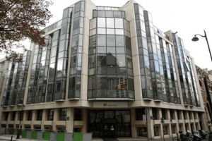 Γαλλία: Στο εδώλιο τσιμεντοβιομηχανία για εγκλήματα κατά της ανθρωπότητας