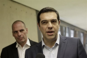 Βαρουφάκης: «Θα πάω στη Βουλή να ακούσω τον σύντροφο Τσίπρα για τη νέα συνθήκη των Βερσαλλιών»