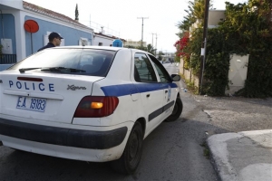 Ισχυρή έκρηξη βόμβας στο Εφετείο της οδού Λουκάρεως - Οι δράστες πυροβόλησαν με καλάσνικοφ κατά του αστυνομικού φρουρού