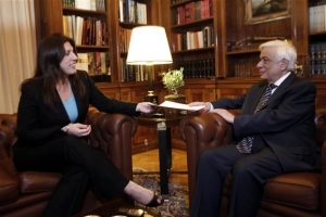 Παραδόθηκε στον Πρόεδρο η πρόταση για δημοψήφισμα