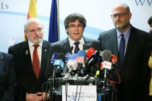 Ανοιχτός σε διάλογο με τον Ραχόι ο Πουτζντεμόν - Εκτός Ισπανίας