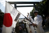 Ιαπωνία: Στο αμφιλεγόμενο Μνημείο των Πεσόντων δύο υπουργοί