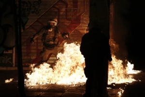 Επίθεση με βόμβα μολότοφ και κατά ιδιωτικής κλινικής