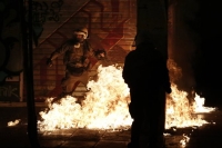 Επίθεση με βόμβα μολότοφ και κατά ιδιωτικής κλινικής