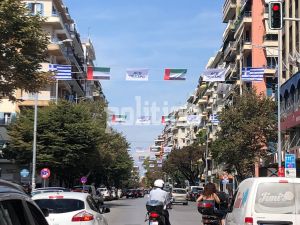 Θεσσαλονίκη: Φοράει τα γιορτινά της για την ΔΕΘ – Σημαιάκια των ΗΑΕ σε όλη την πόλη (pics &amp; vid)