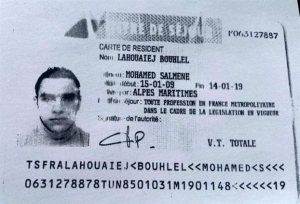 Γαλλία: Χαμογελαστός μέσα στο πλήθος φωτογραφιζόταν ο δράστης της επίθεσης