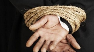 Εδεσαν χειροπόδαρα και λήστεψαν ηλικιωμένο ζευγάρι στη Μ. Στέρνα